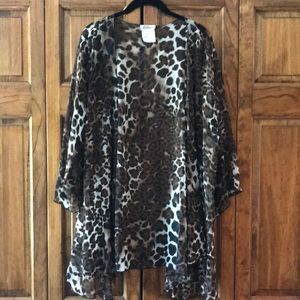 Cloris sheer leopard style open duster